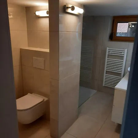 Of Peace, Ljubljana Area Σαλέ