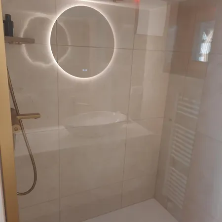 Σαλέ Of Peace, Ljubljana Area *