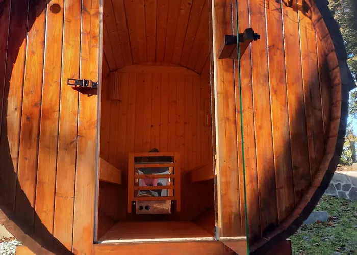 Of Peace, Ljubljana Area 샬레 *