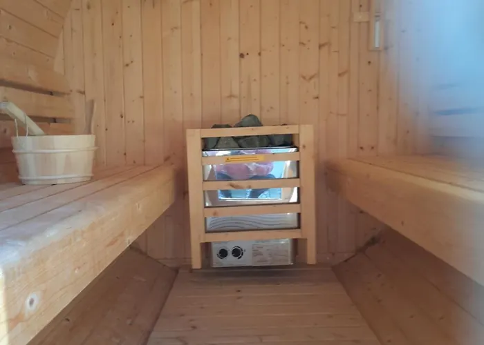 Of Peace, Ljubljana Area 샬레 *